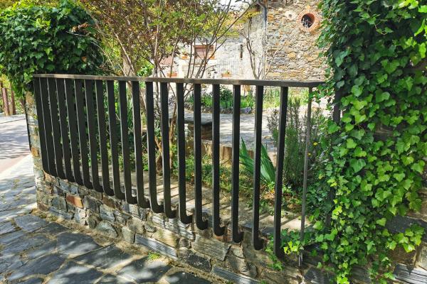 Metal fences2