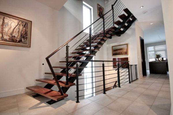 Metal railings2